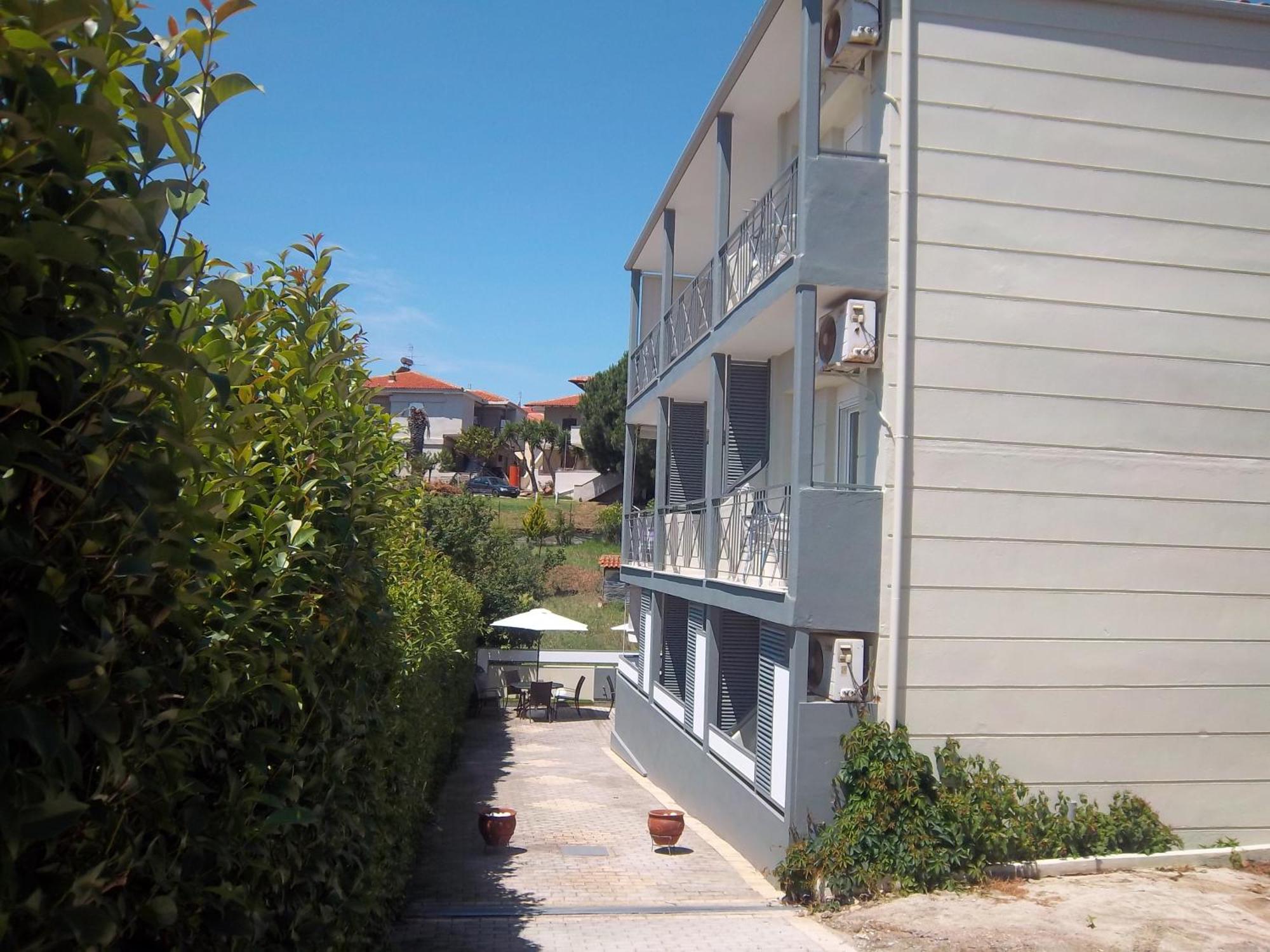 Milos Apartments Afytos Exteriér fotografie