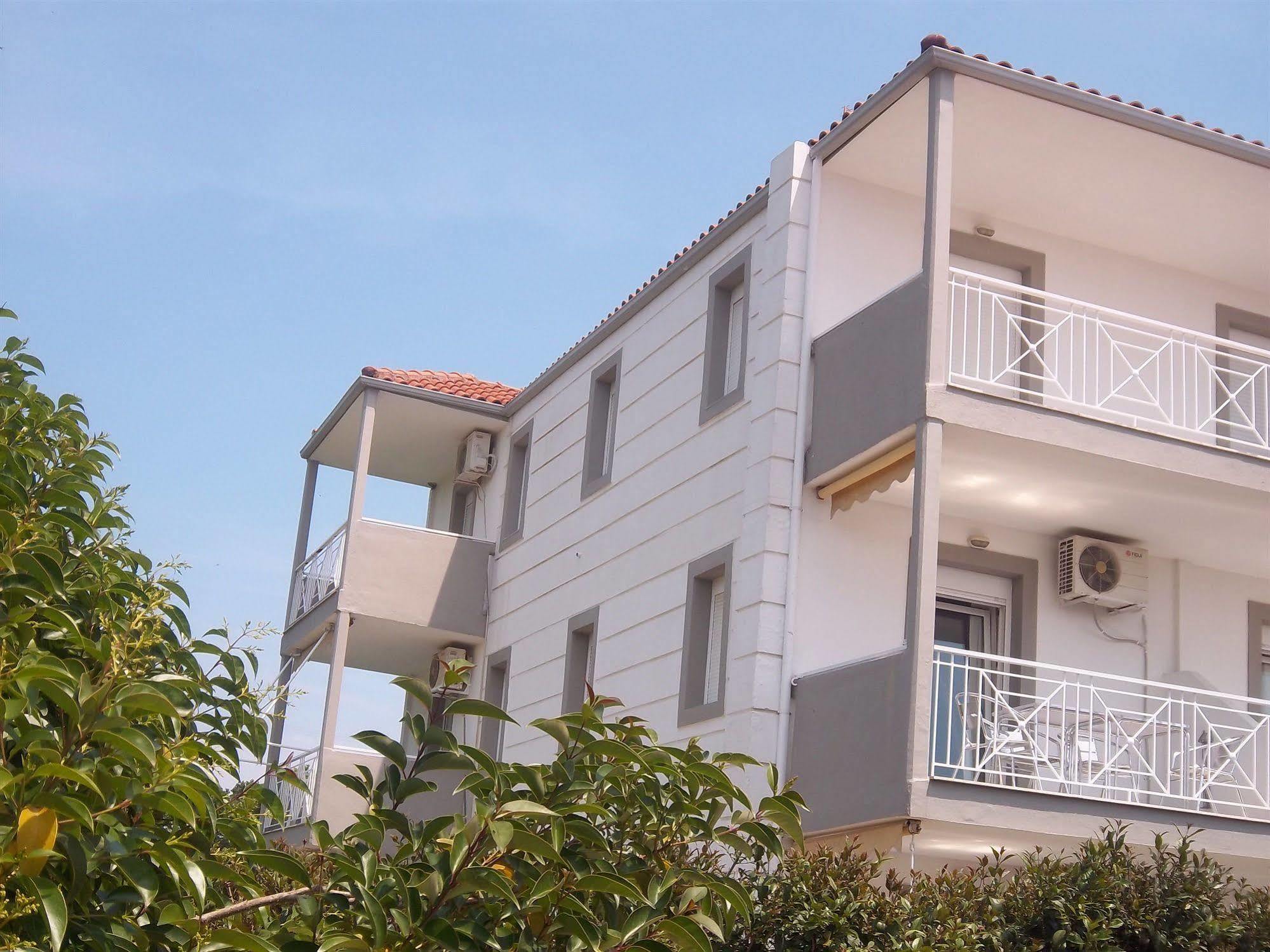 Milos Apartments Afytos Exteriér fotografie