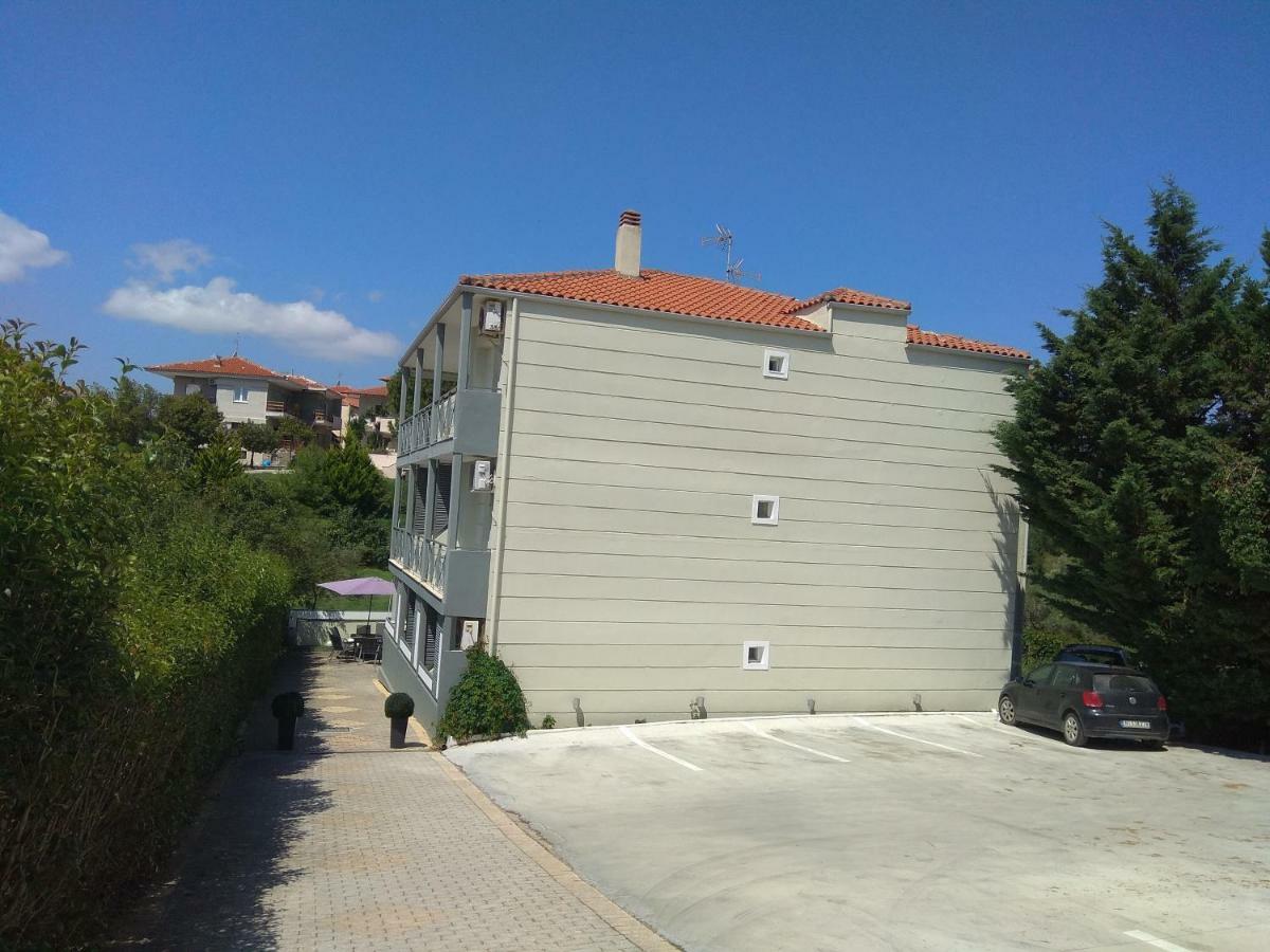 Milos Apartments Afytos Exteriér fotografie